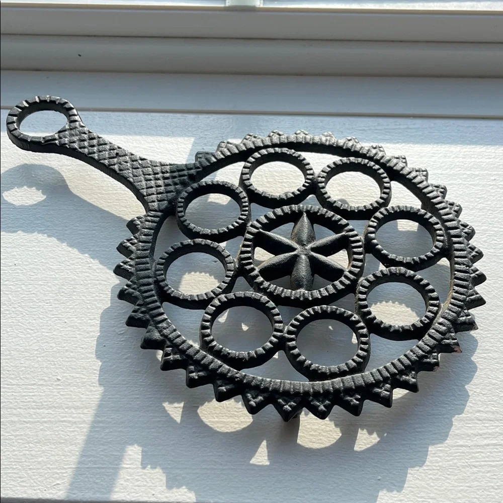 VINTAGE 1948 JZH trivet T-9 HEX Black Cast Iron Trivet